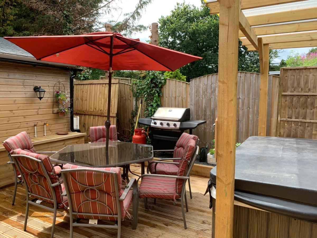 Bedrock Lodge Winterbourne Exterior photo